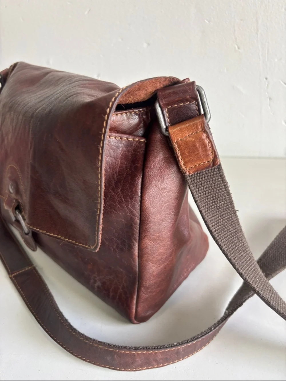 Jack Georges Classic Brown Leather Crossbody Messenger Bag